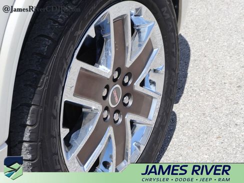 Used 2012 GMC Acadia Denali AWD/4WD image 40