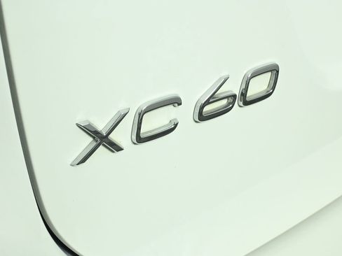 Used 2016 Volvo XC60 T5 Premier w/ Proximity Package FWD image 25