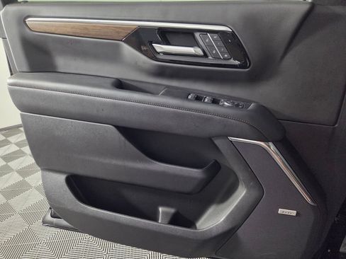 Used 2025 Chevrolet Tahoe High Country RWD image 20