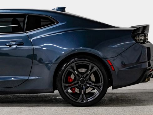Used 2019 Chevrolet Camaro SS RWD image 11