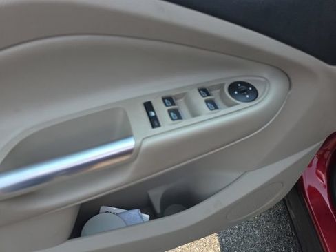 Used 2017 Ford Escape Titanium FWD image 11