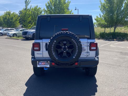 Used 2023 Jeep Wrangler Unlimited w/ Cold Weather Group AWD/4WD image 4