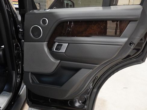 Used 2022 Land Rover Range Rover image 30