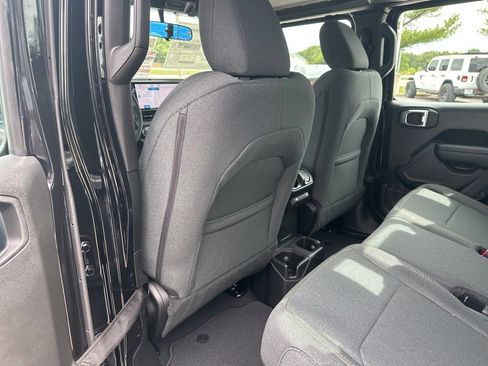 New 2025 Jeep Gladiator Sport image 41