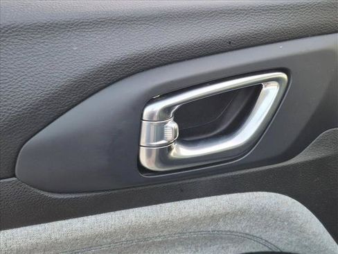 Used 2022 Jeep Compass Latitude w/ Sun and Sound Group FWD image 10