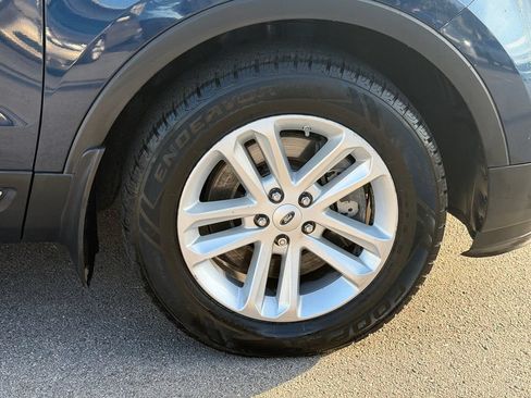Used 2017 Ford Explorer XLT w/ Equipment Group 201A FWD image 9