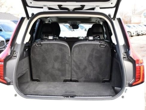 Certified 2025 Volvo XC90 B6 Plus image 23