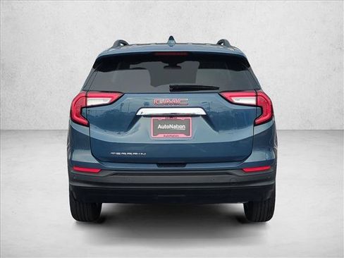 Certified 2024 GMC Terrain SLE w/ Driver Convenience Package FWD image 7