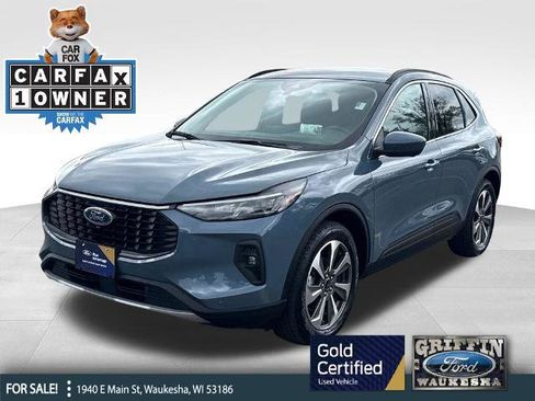 Certified 2025 Ford Escape Platinum w/ Premium Technology Package AWD/4WD image 1