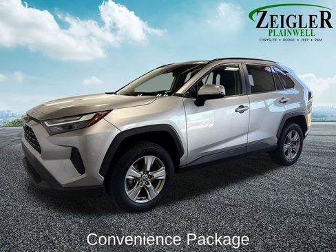 Used 2022 Toyota RAV4 XLE w/ Convenience Package AWD/4WD image 2