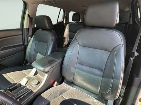 Used 2017 GMC Acadia SLT FWD image 14