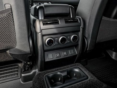 Used 2025 Land Rover Defender 130 S image 19