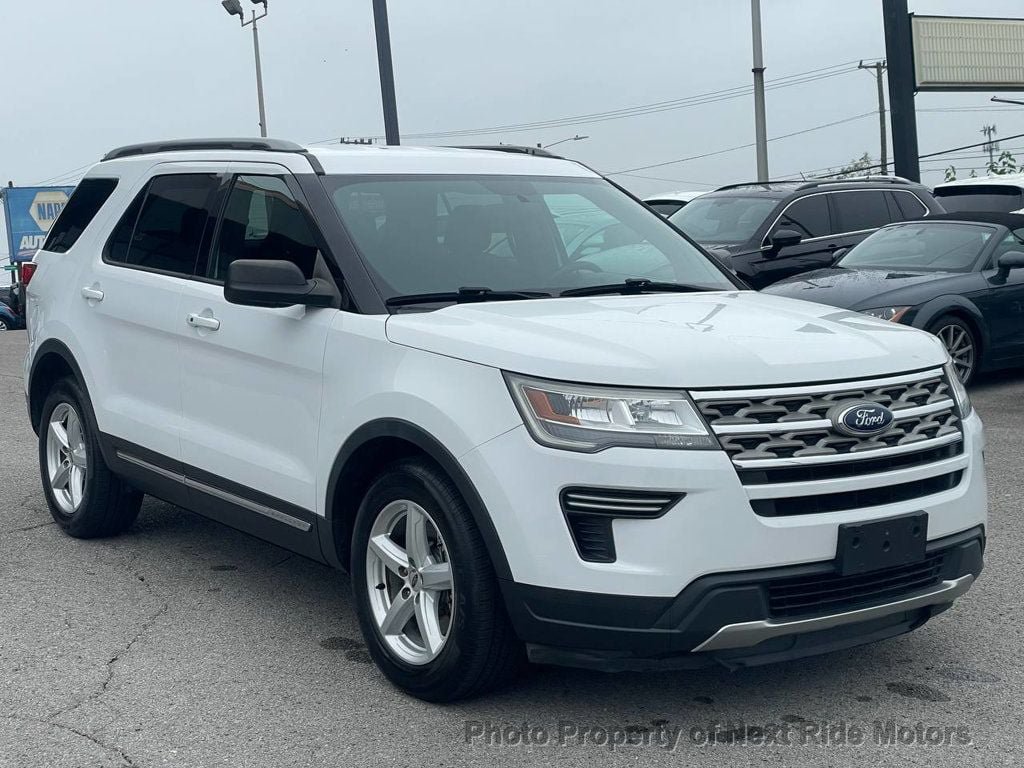 Used 2018 Ford Explorer XLT FWD image 4