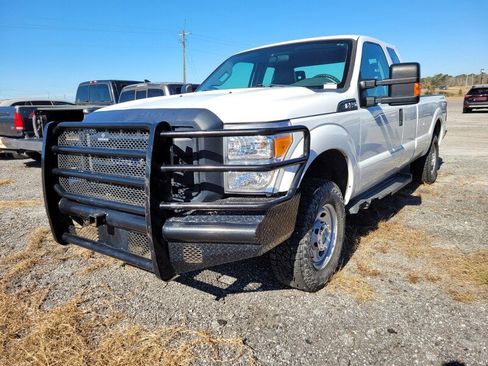 Used 2015 Ford F250 XL w/ Power Equipment Group image 5