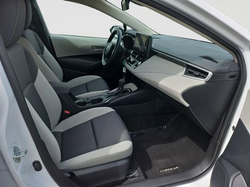 Used 2024 Toyota Corolla LE FWD image 11