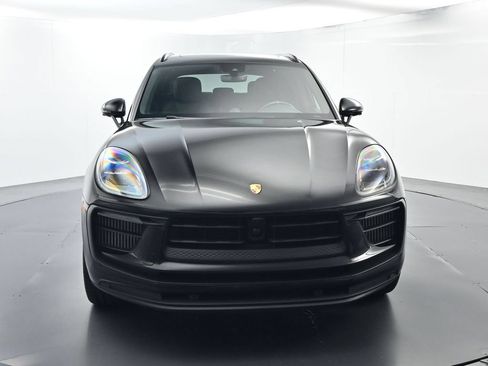 Certified 2023 Porsche Macan S AWD/4WD image 18