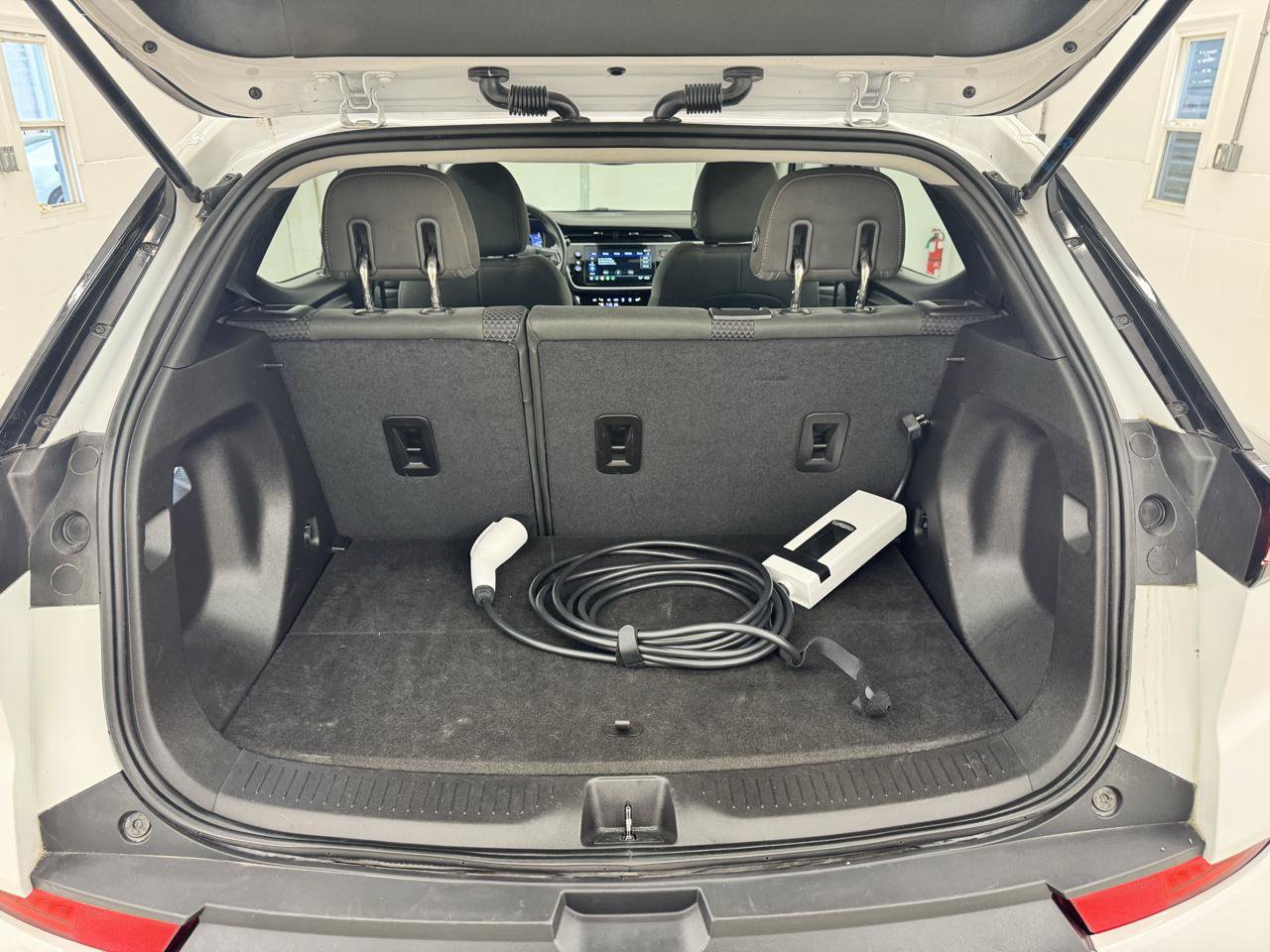 Used 2023 Chevrolet Bolt EUV LT FWD image 7