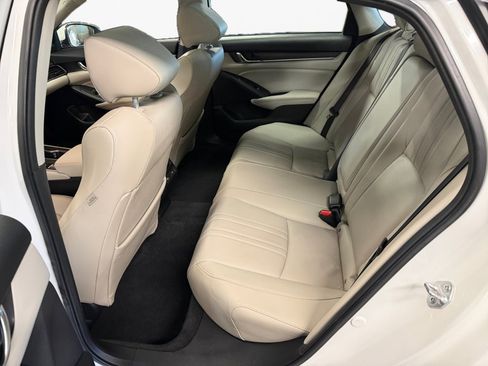 Used 2022 Honda Accord Touring image 16