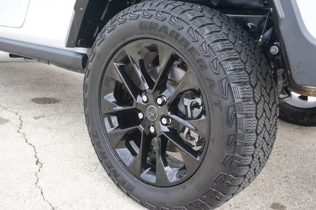 Used 2025 Jeep Gladiator Sport AWD/4WD image 7