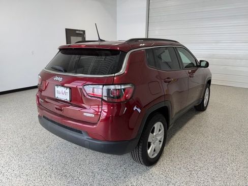 Used 2022 Jeep Compass Latitude w/ Convenience Group AWD/4WD image 8