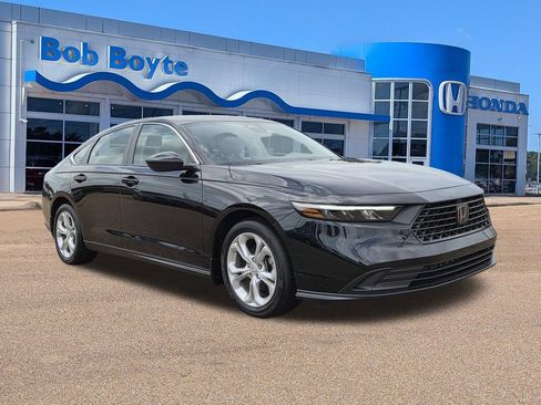 Used 2023 Honda Accord LX image 3