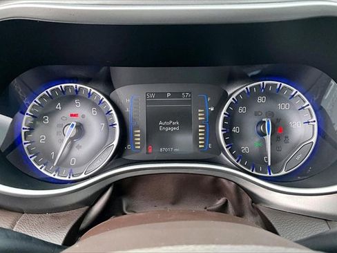 Used 2019 Chrysler Pacifica Touring Plus w/ Tire & Wheel Group image 12