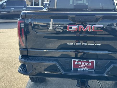 Used 2025 GMC Sierra 2500 AT4 AWD/4WD image 11