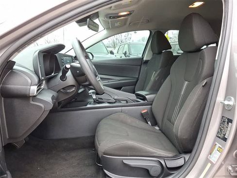 Used 2021 Hyundai Elantra SEL image 13