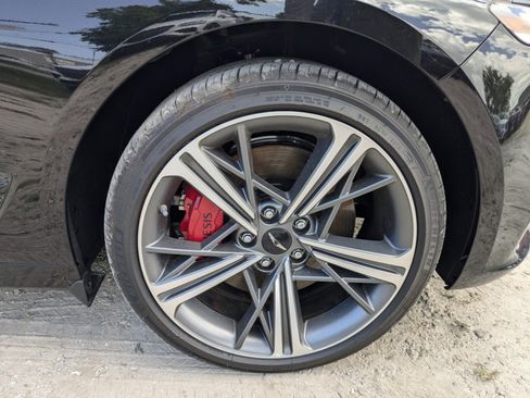 Certified 2025 Genesis G70 2.5T w/ Sport Prestige Package image 9