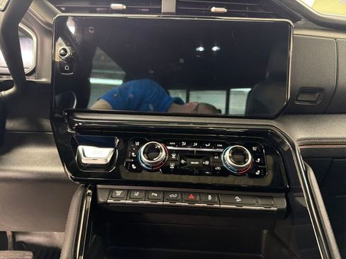 Used 2024 GMC Sierra 2500 AT4 w/ AT4 Premium Plus Package image 23