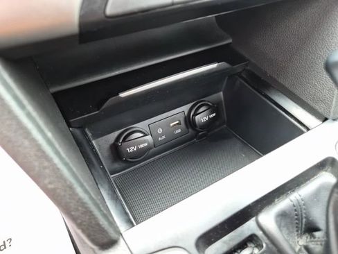 Used 2018 Hyundai Elantra SEL FWD image 29