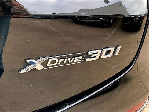 Used 2023 BMW X4 xDrive30i w/ Premium Package image 10