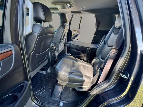 Used 2016 Cadillac Escalade Luxury AWD/4WD image 17