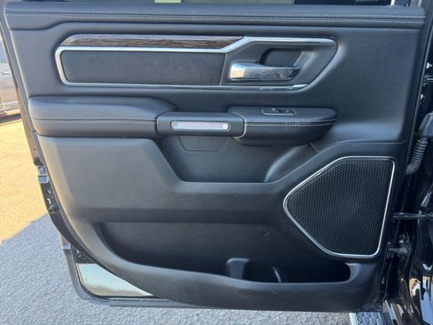 Used 2019 RAM 1500 Laramie AWD/4WD image 29