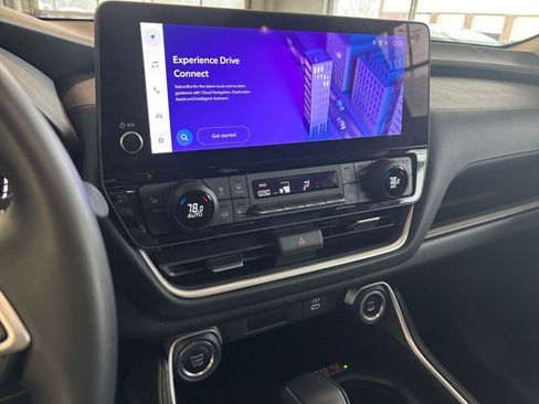 Used 2025 Toyota Grand Highlander LE image 27