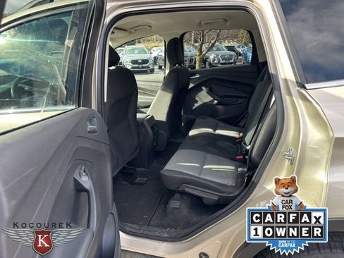 Used 2018 Ford Escape SE image 9