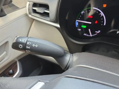 Used 2021 Toyota Sienna LE w/ LE Plus Package FWD image 21