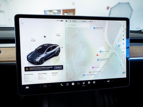 Used 2022 Tesla Model Y Long Range image 43