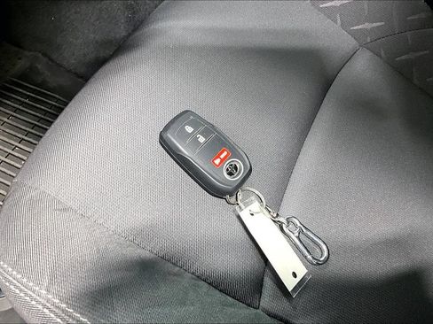 Used 2026 Toyota Tacoma SR5 AWD/4WD image 12