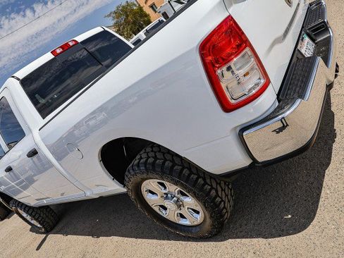 Used 2024 RAM 2500 Tradesman w/ Chrome Appearance Group AWD/4WD image 11