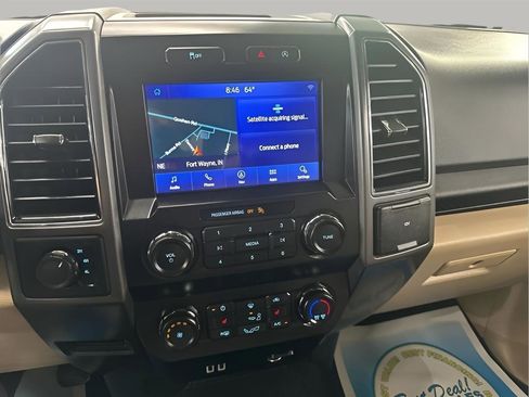 Used 2019 Ford F150 XLT w/ Equipment Group 302A Luxury AWD/4WD image 12