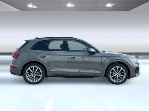 Used 2023 Audi Q5 e Premium Plus w/ Premium Plus Package AWD/4WD image 8