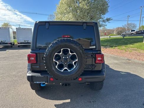 Used 2023 Jeep Wrangler Unlimited Rubicon 4xe w/ Dual Top Group AWD/4WD image 6