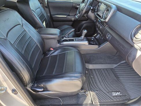 Used 2021 Toyota Tacoma TRD Sport image 31