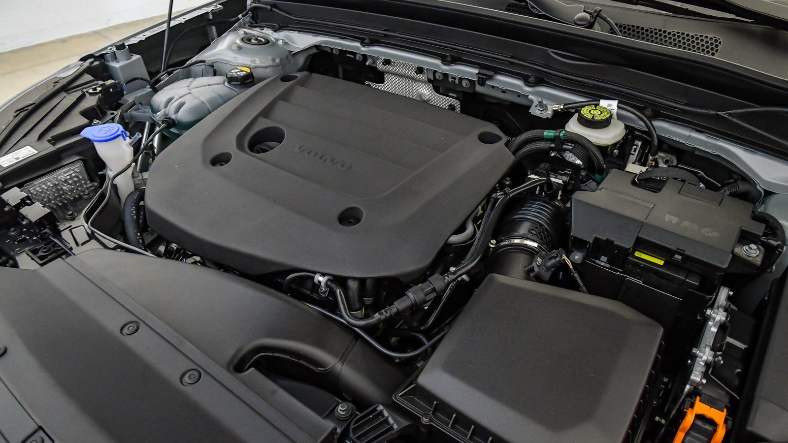 Certified 2026 Volvo XC40 B4 Plus w/ Climate Package FWD image 27