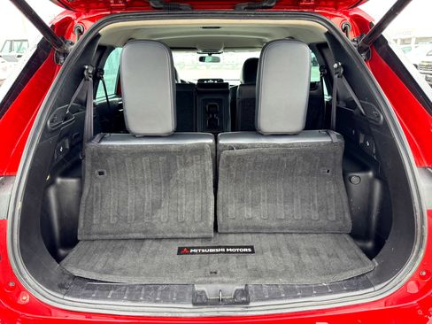 Used 2022 Mitsubishi Outlander SE image 8