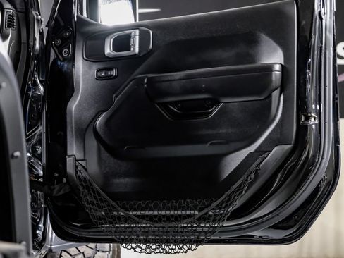 Used 2020 Jeep Wrangler Sport AWD/4WD image 27