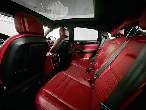 Used 2022 Porsche Cayenne E-Hybrid Coupe image 25