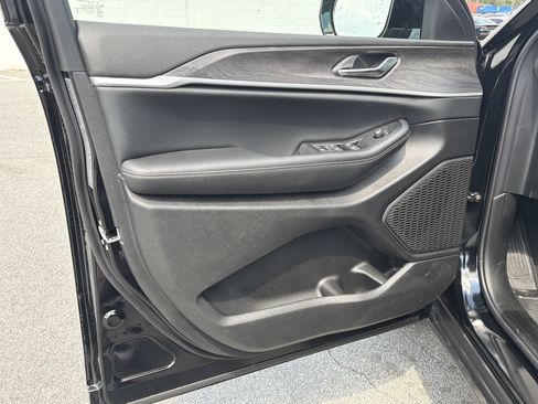 New 2026 Jeep Grand Cherokee Altitude AWD/4WD image 12