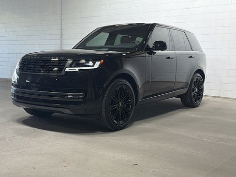 Used 2025 Land Rover Range Rover SE image 1